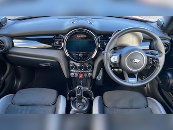 Used MINI Convertible 2024 for sale - 76760110: Photo