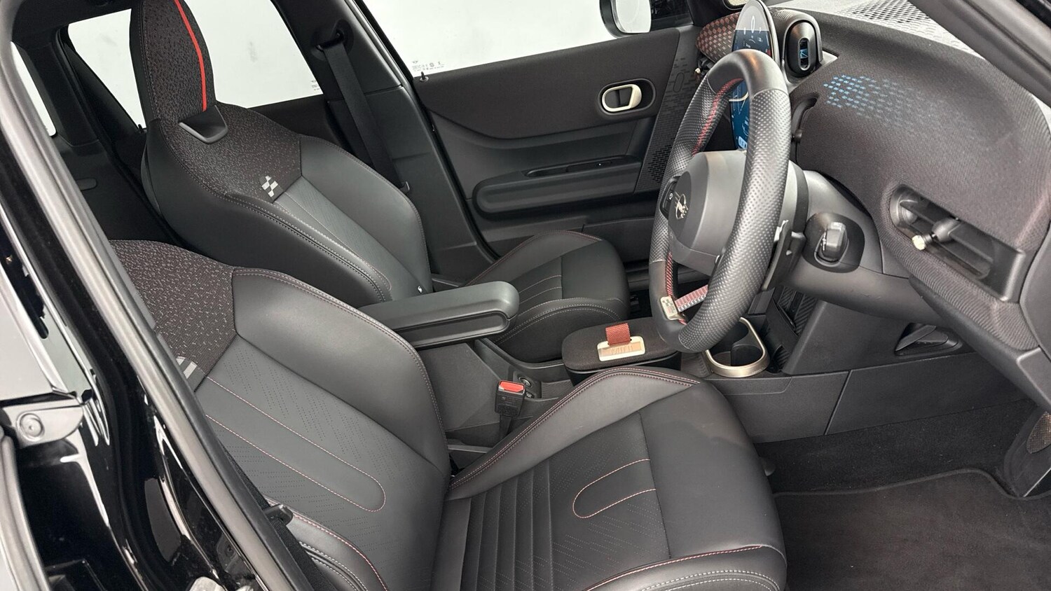 Used MINI Cooper 2025 for sale - 78170957: Photo 11