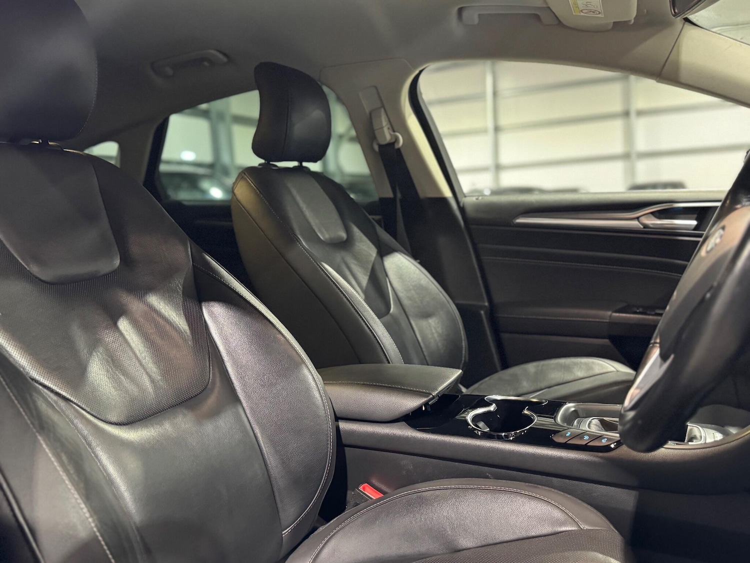 Used Ford Mondeo 2015 for sale - 77131565: Photo 42