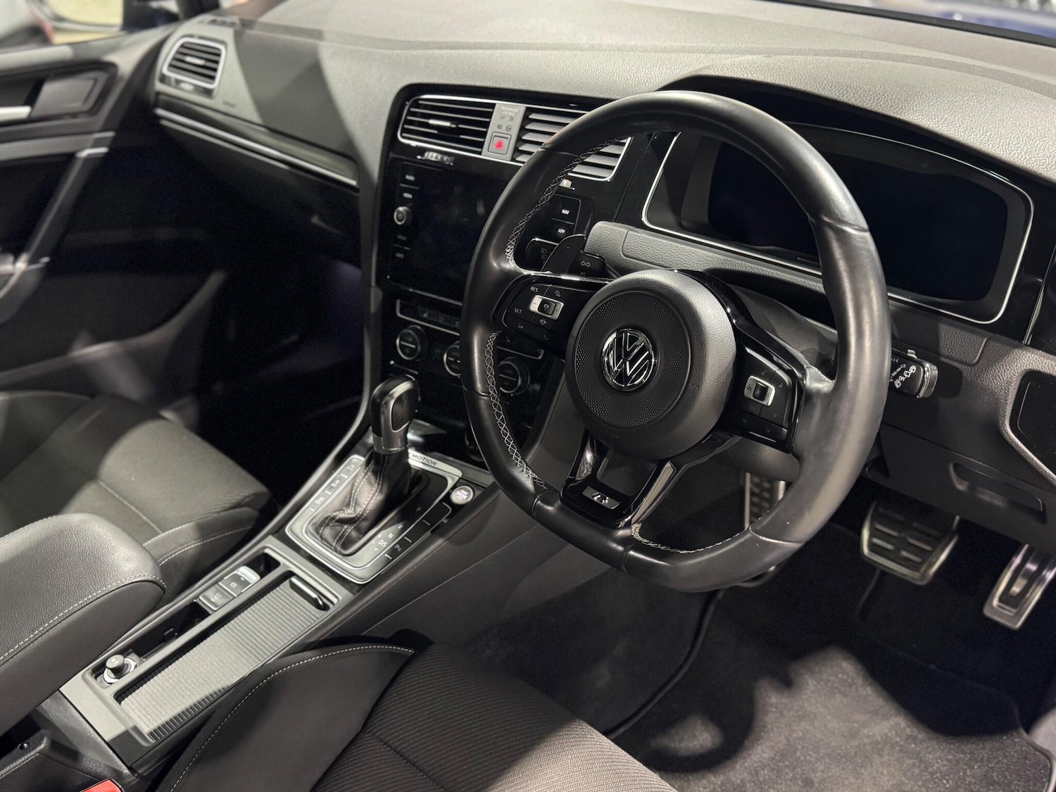 Used Volkswagen Golf 2019 for sale - 76625808: Photo 44