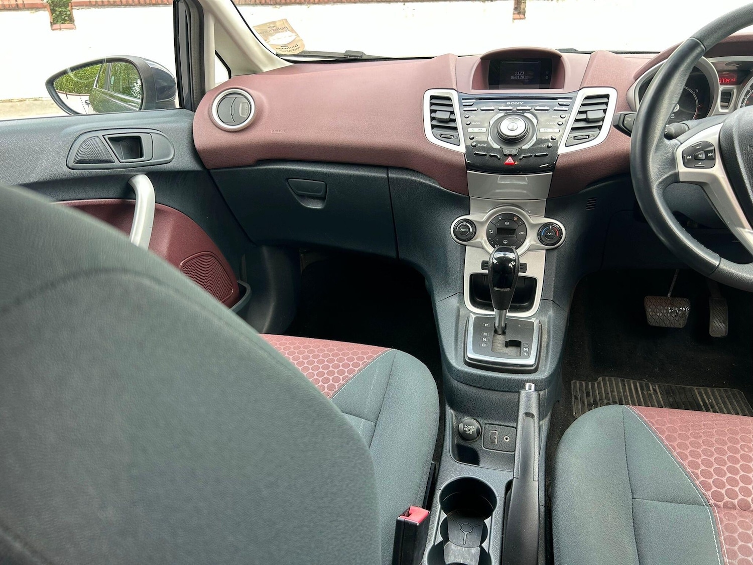 Used Ford Fiesta 2011 for sale - 76989848: Photo 15