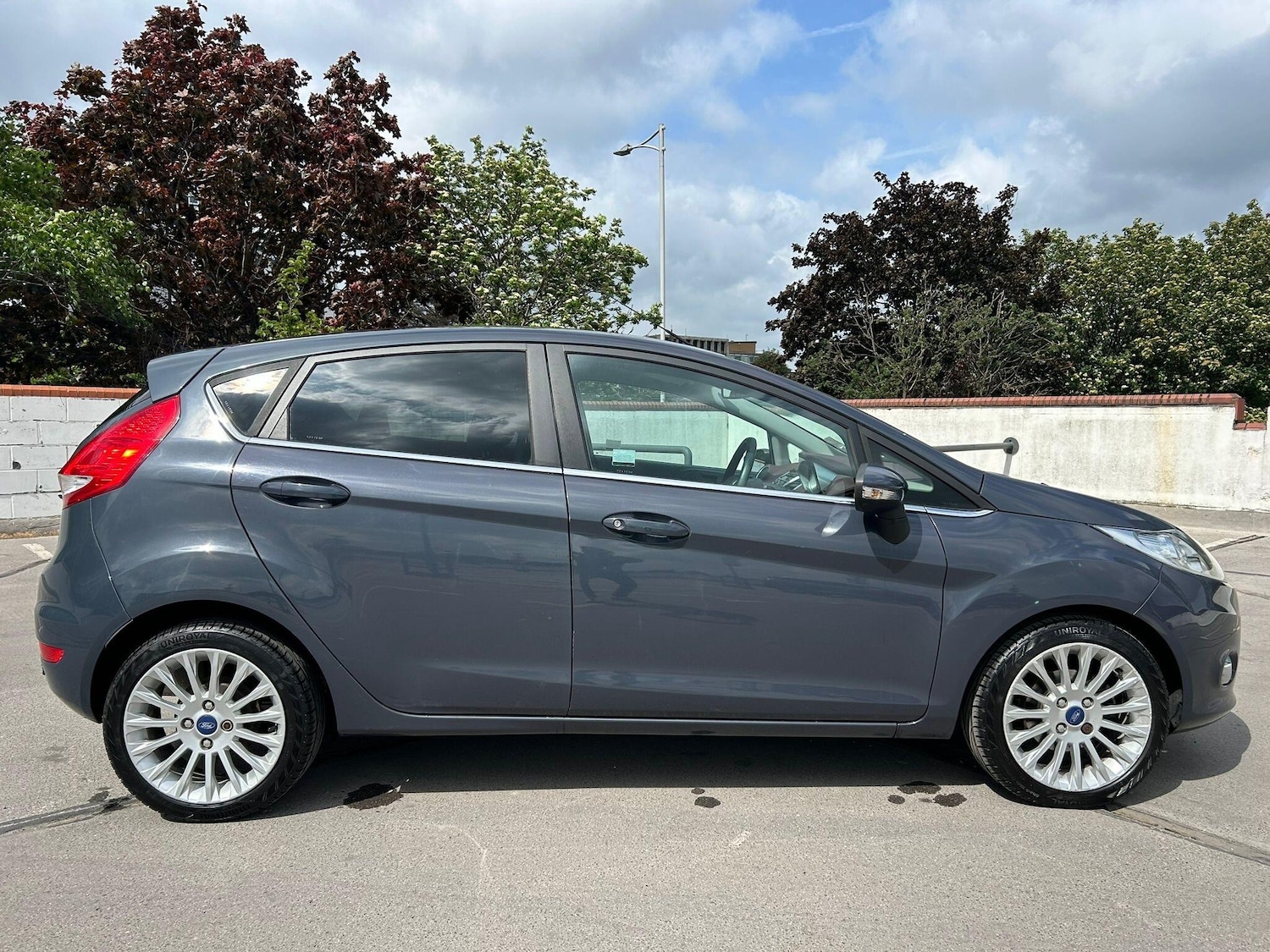 Used Ford Fiesta 2011 for sale - 76989848: Photo 2