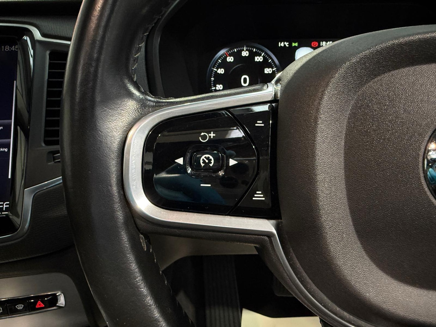 Used Volvo XC90 for sale - 78100387: Photo 33