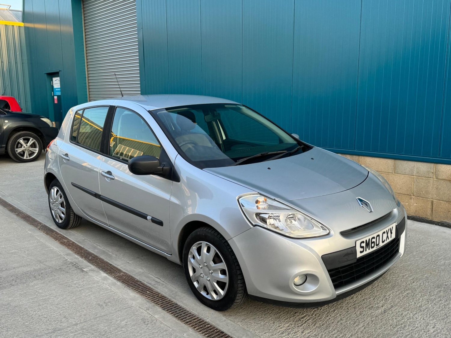 Used Renault Clio 2010 for sale - 76632847: Photo 1