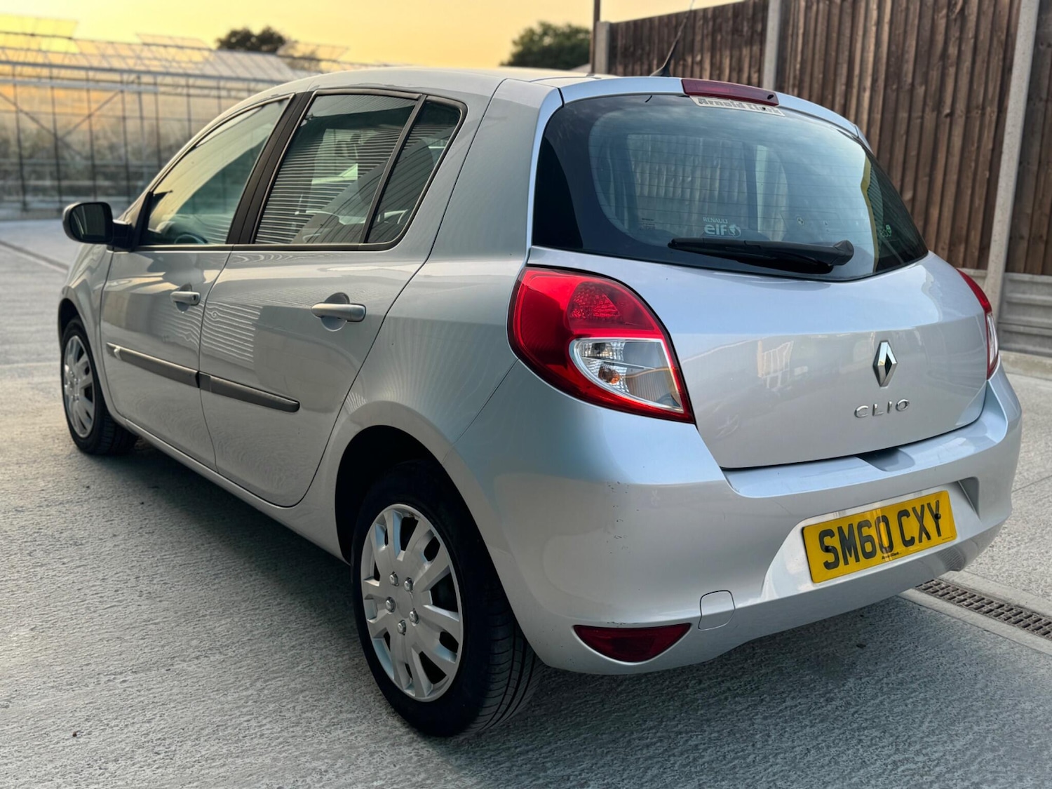 Used Renault Clio 2010 for sale - 76632847: Photo 10