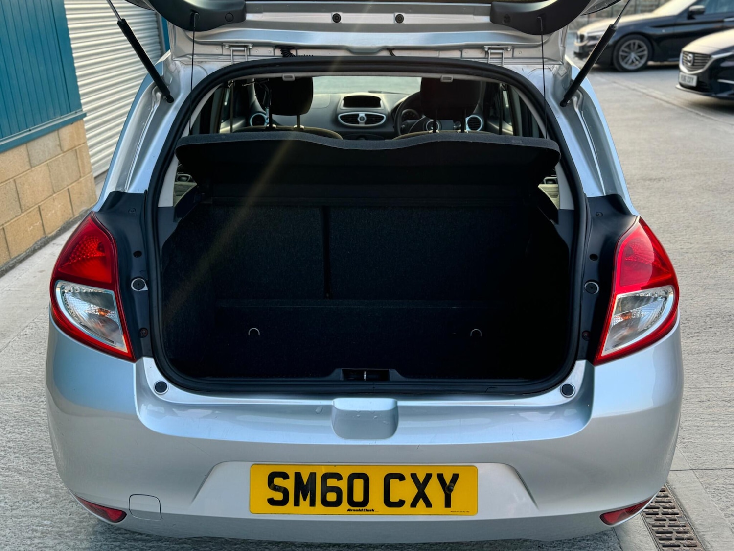 Used Renault Clio 2010 for sale - 76632847: Photo 20