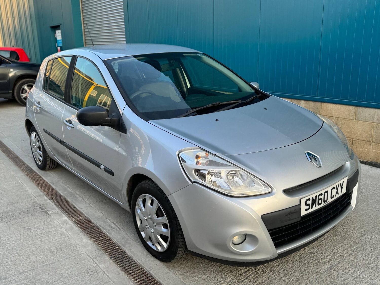 Used Renault Clio 2010 for sale - 76632847: Photo 7