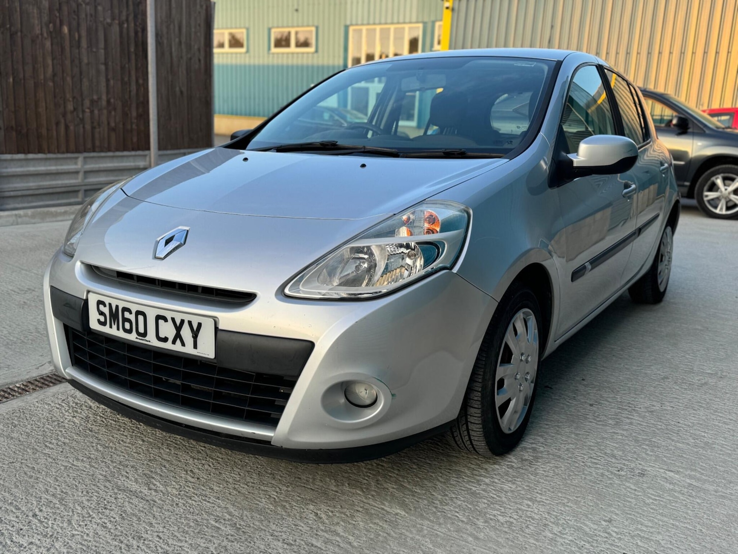 Used Renault Clio 2010 for sale - 76632847: Photo 8