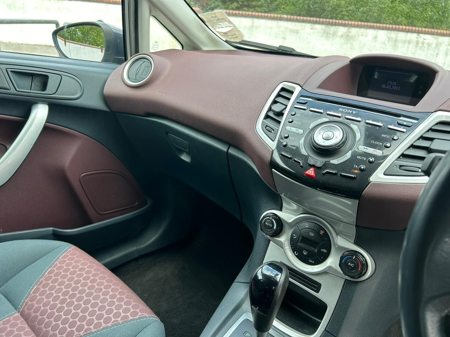 Used Ford Fiesta 2011 for sale - 76688844: Photo 18