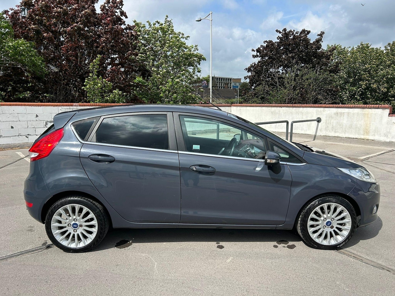 Used Ford Fiesta 2011 for sale - 76688844: Photo 4