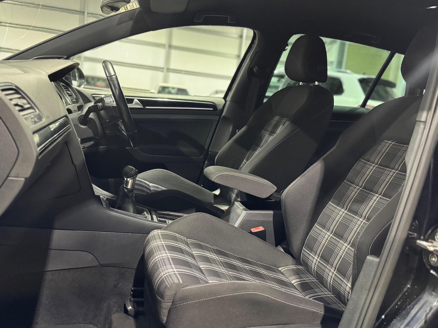 Used Volkswagen Golf 2014 for sale - 77017090: Photo 51