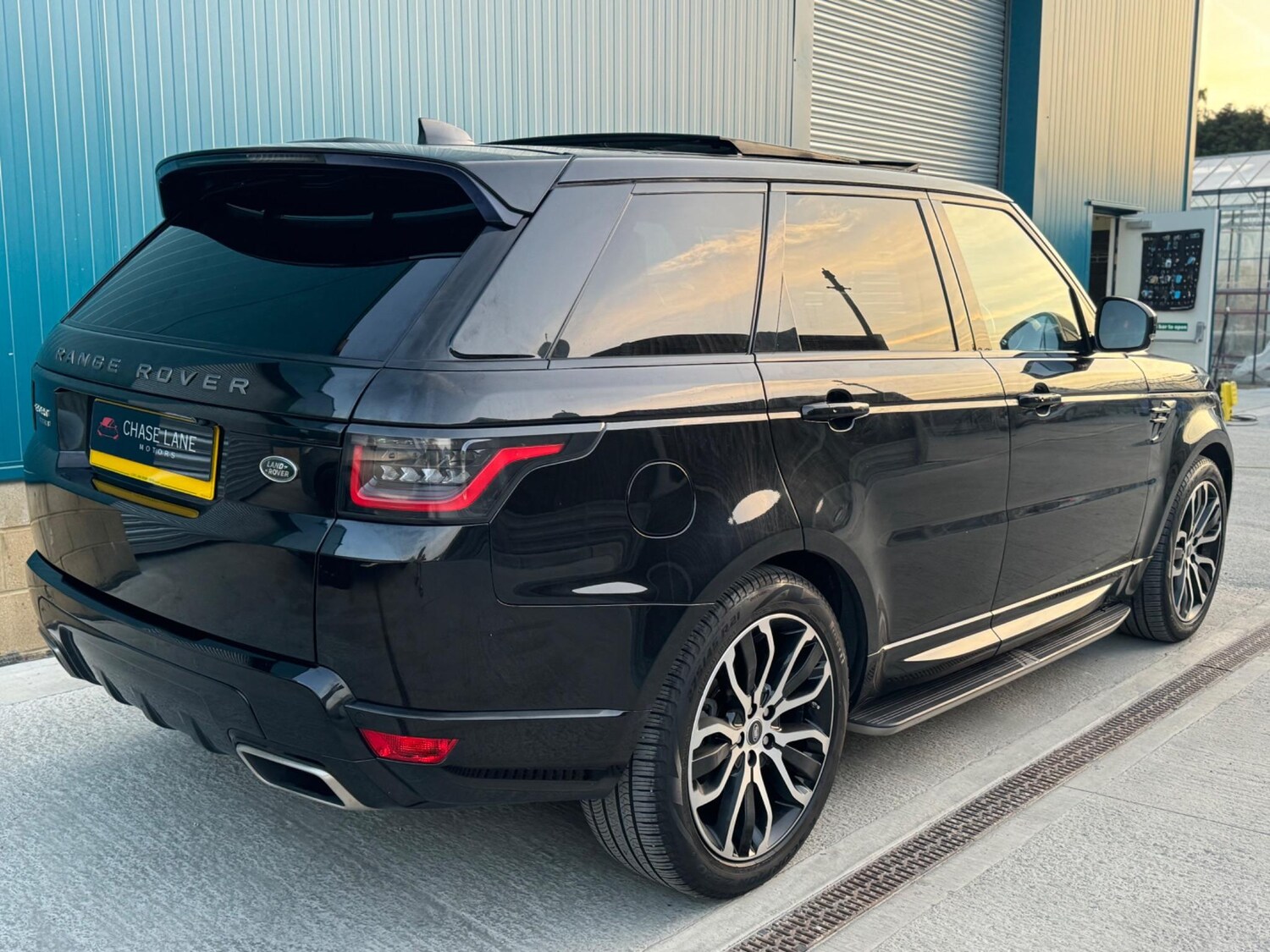 Used Land Rover Range Rover Sport 2018 for sale - 76408832: Photo 40