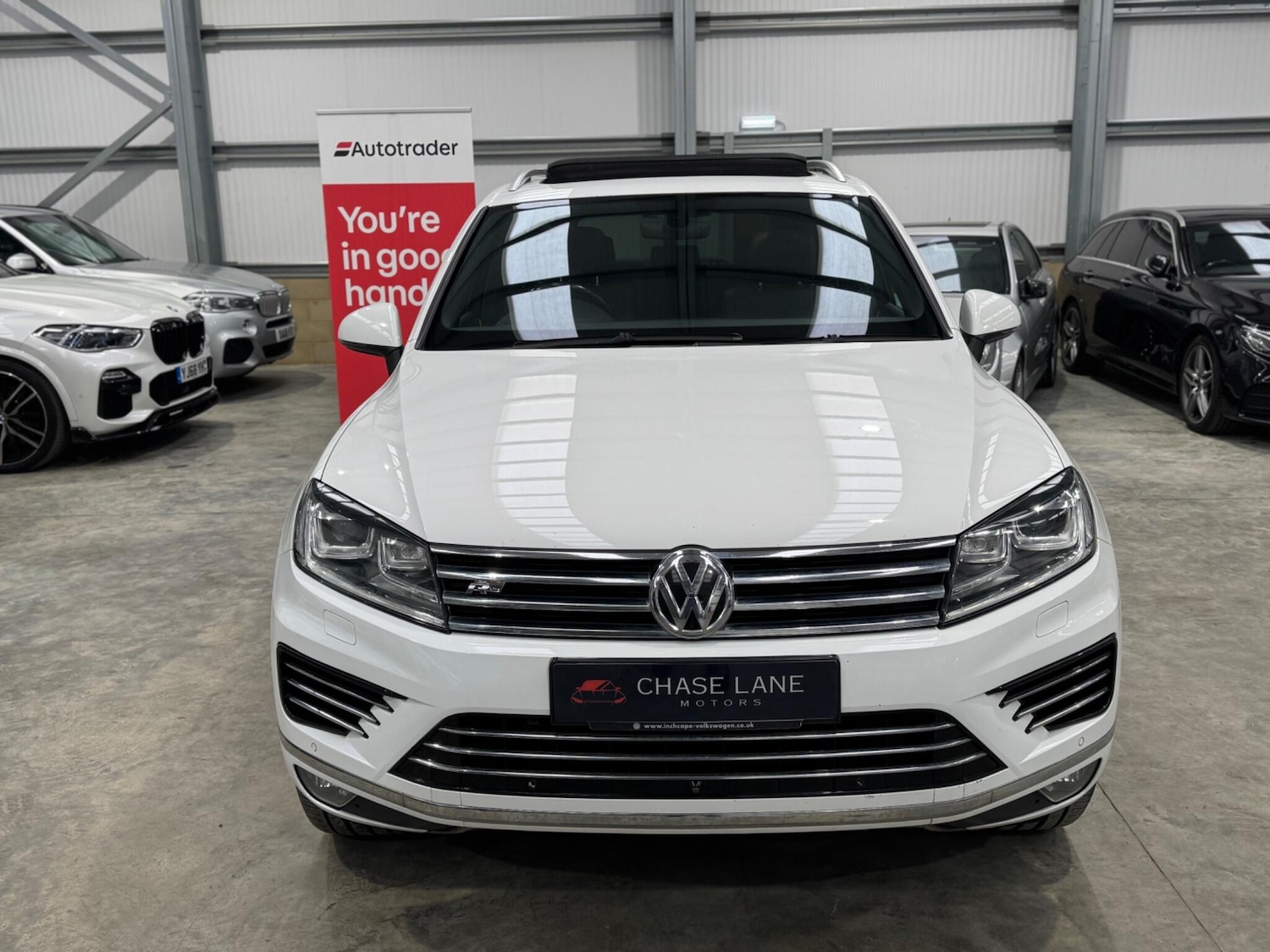 Used Volkswagen Touareg 2017 for sale - 77290954: Photo 2