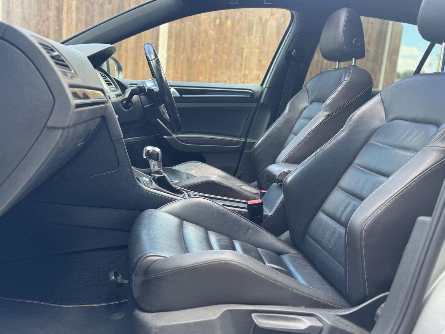 Used Volkswagen Golf 2016 for sale - 77612685: Photo 73