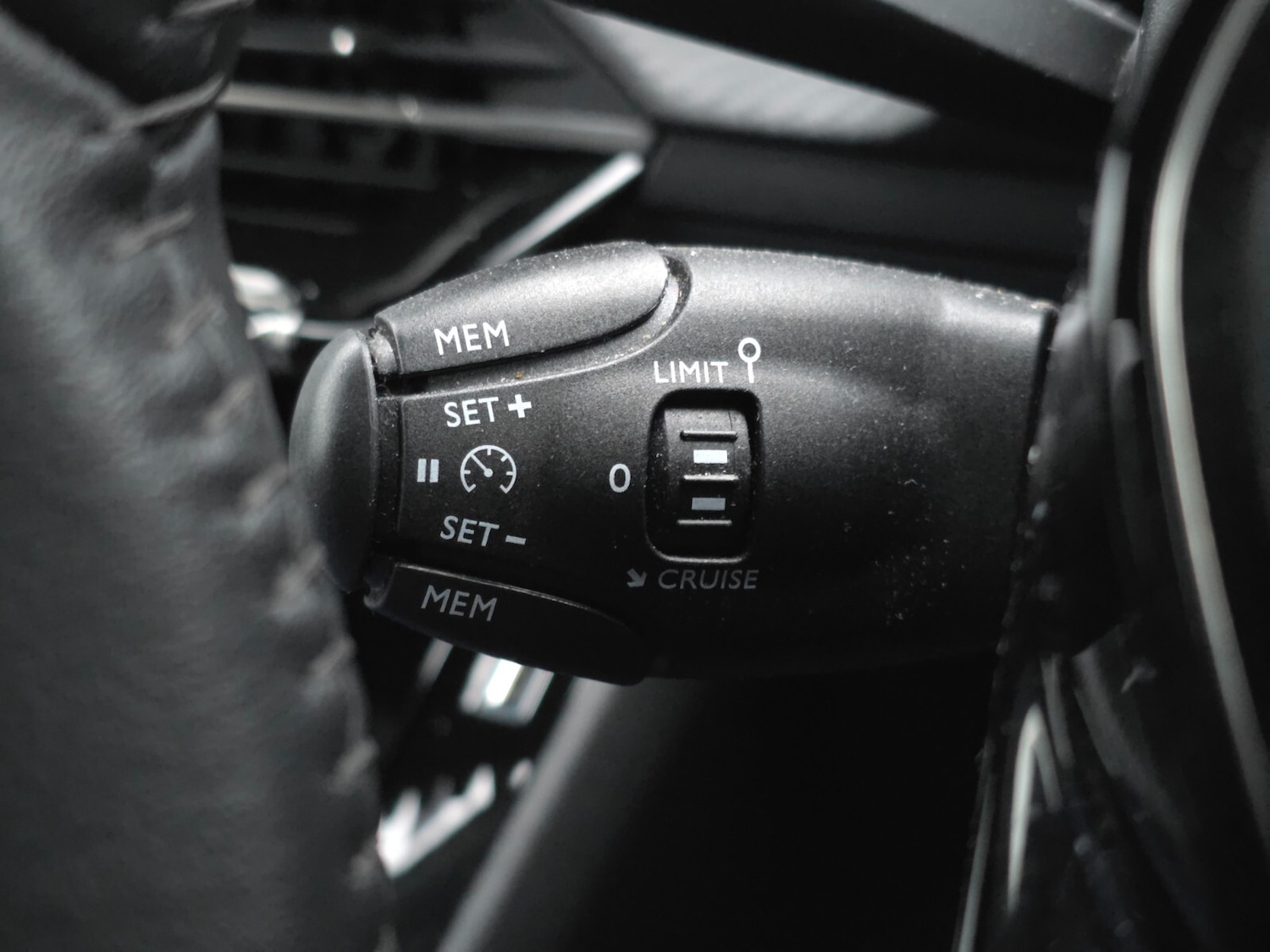 Used Peugeot 2008 2022 for sale - 77519040: Photo 38