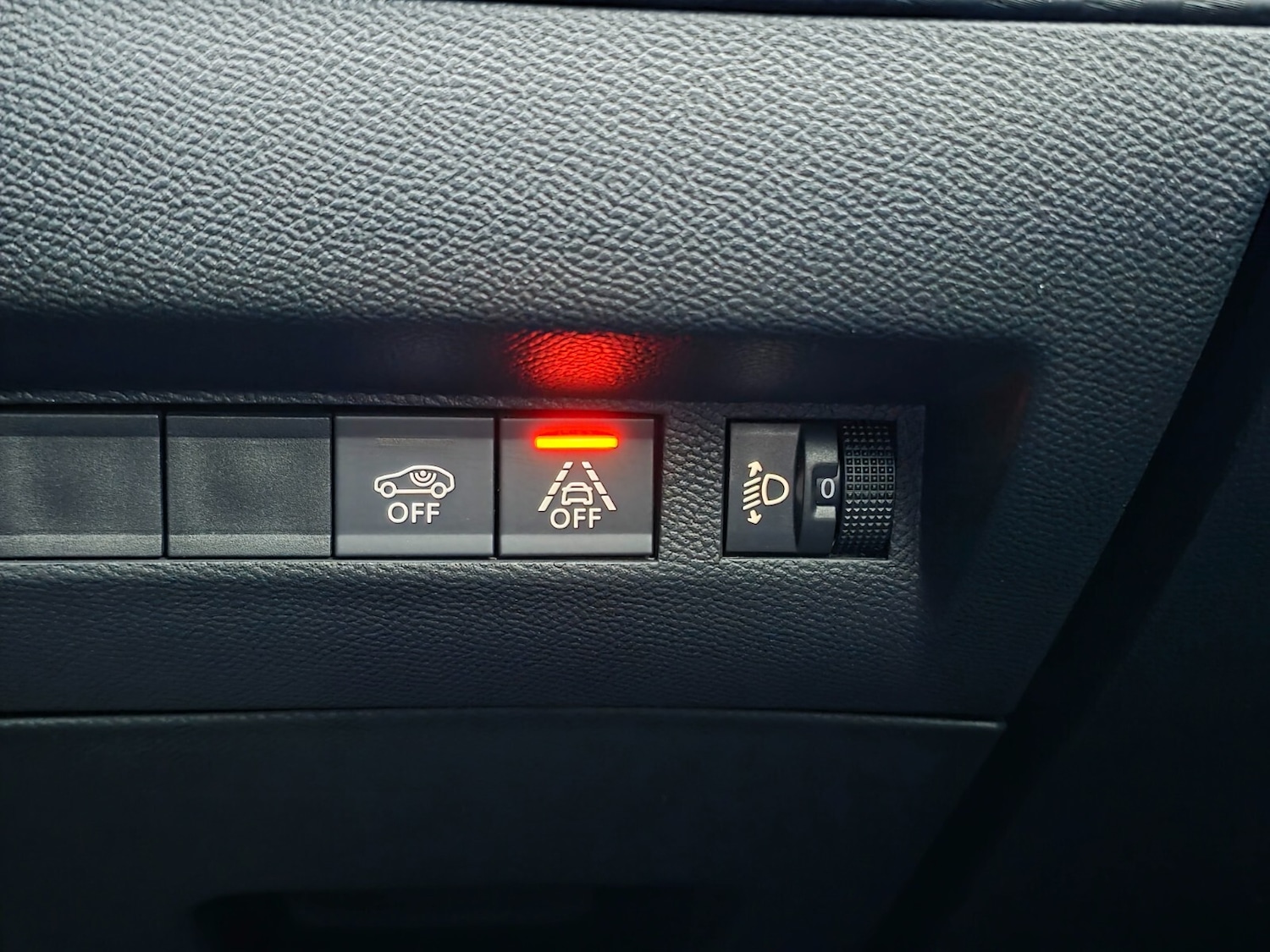 Used Peugeot 2008 2022 for sale - 77519040: Photo 39