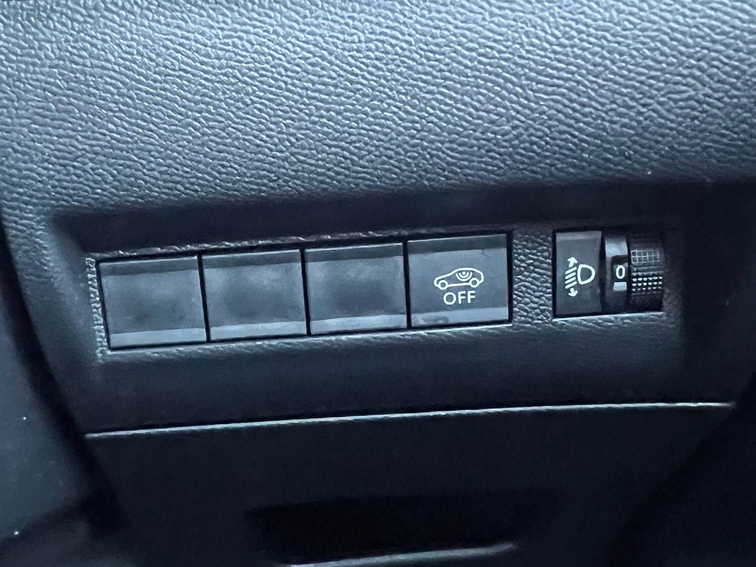 Used Peugeot 2008 2023 for sale - 75501883: Photo 39
