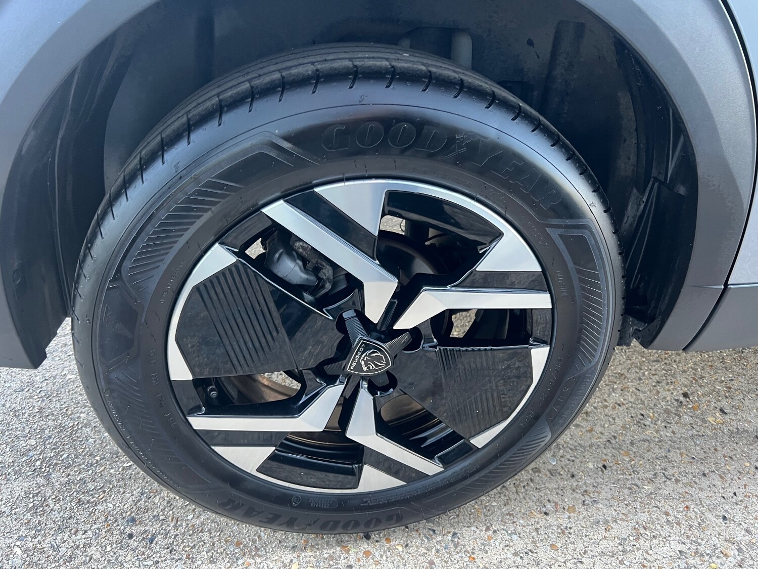Used Peugeot 2008 2023 for sale - 75501883: Photo 4
