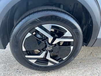 Used Peugeot 2008 2023 for sale - 75501883: Photo
