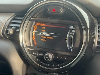 Used MINI Hatch 2018 for sale - 76696371: Photo