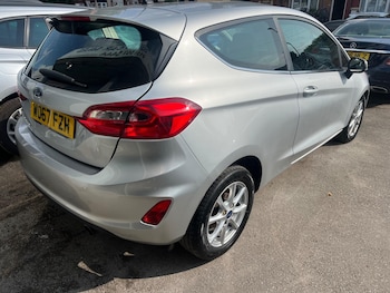 Used Ford Fiesta 2018 for sale - 77218300: Photo