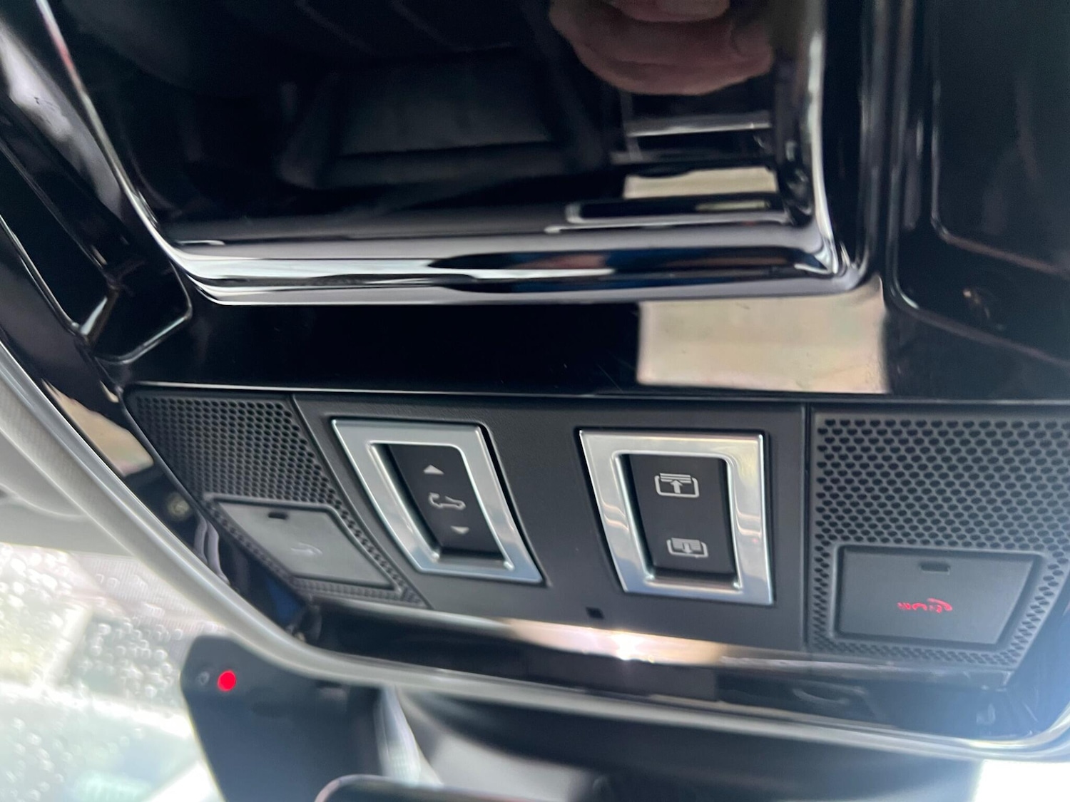 Used Land Rover Range Rover Velar 2017 for sale - 77218306: Photo 22