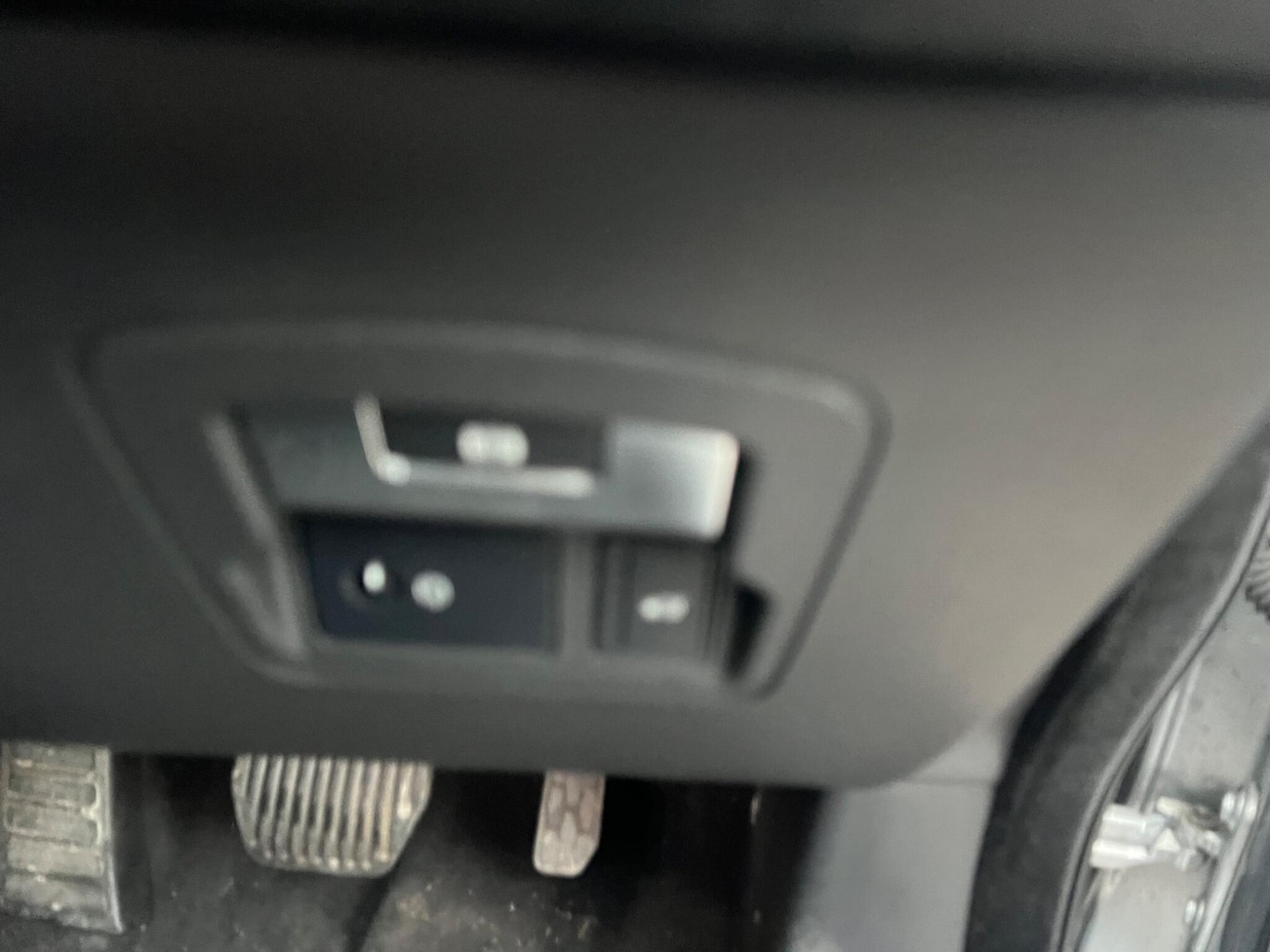 Used Land Rover Range Rover Velar 2017 for sale - 77218306: Photo 23