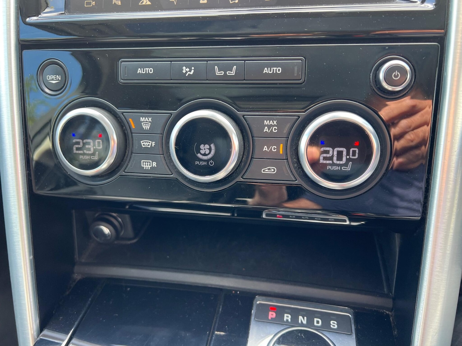 Used Land Rover Discovery 2017 for sale - 77330390: Photo 28