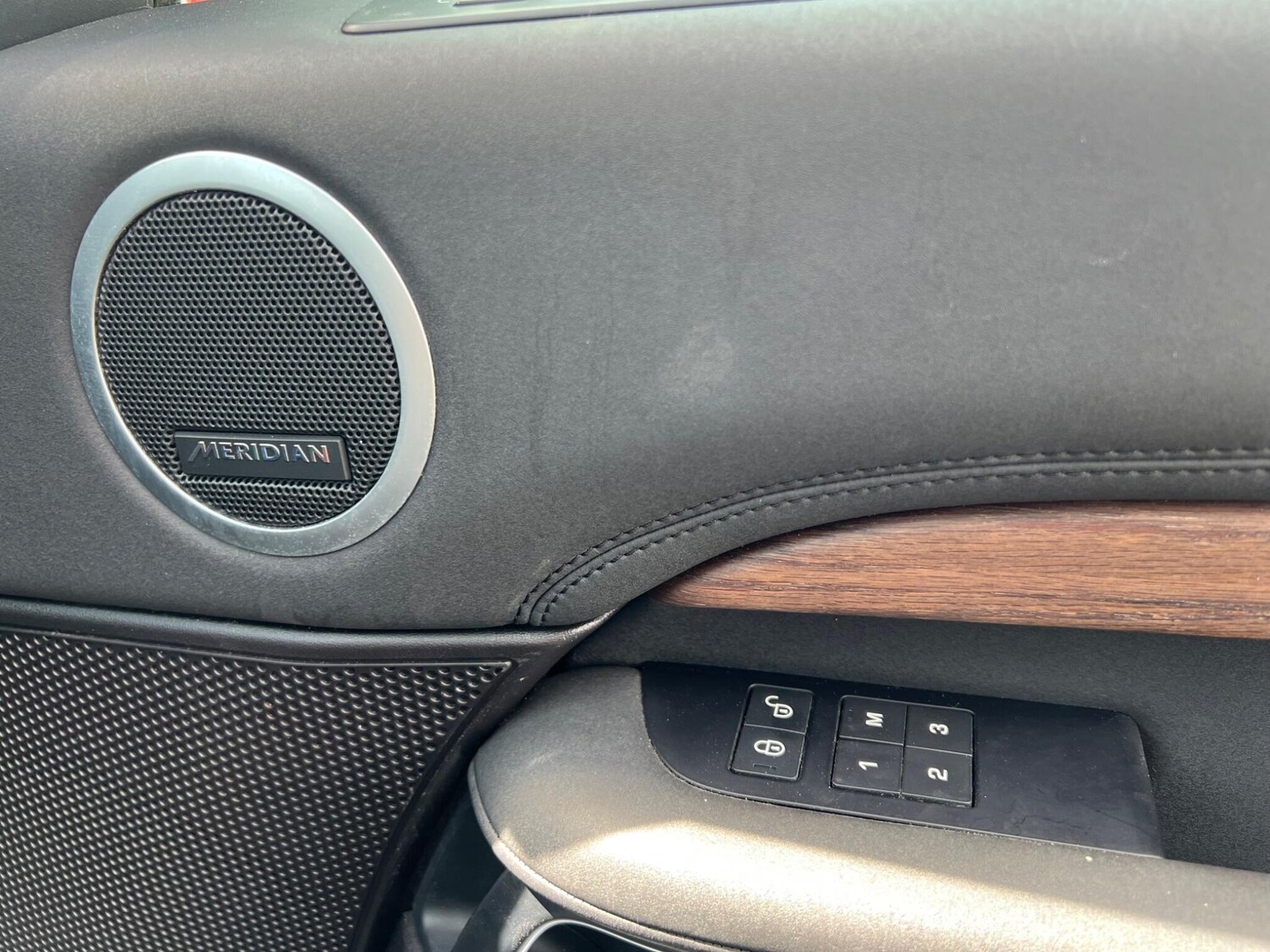 Used Land Rover Discovery 2017 for sale - 77330390: Photo 34