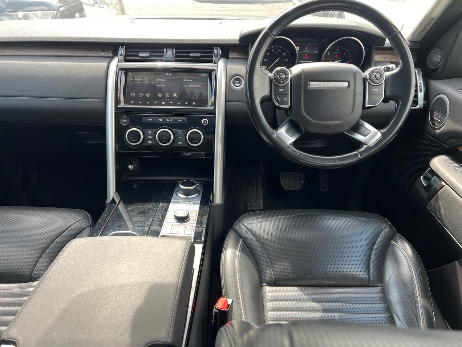 Used Land Rover Discovery 2017 for sale - 77330390: Photo 6