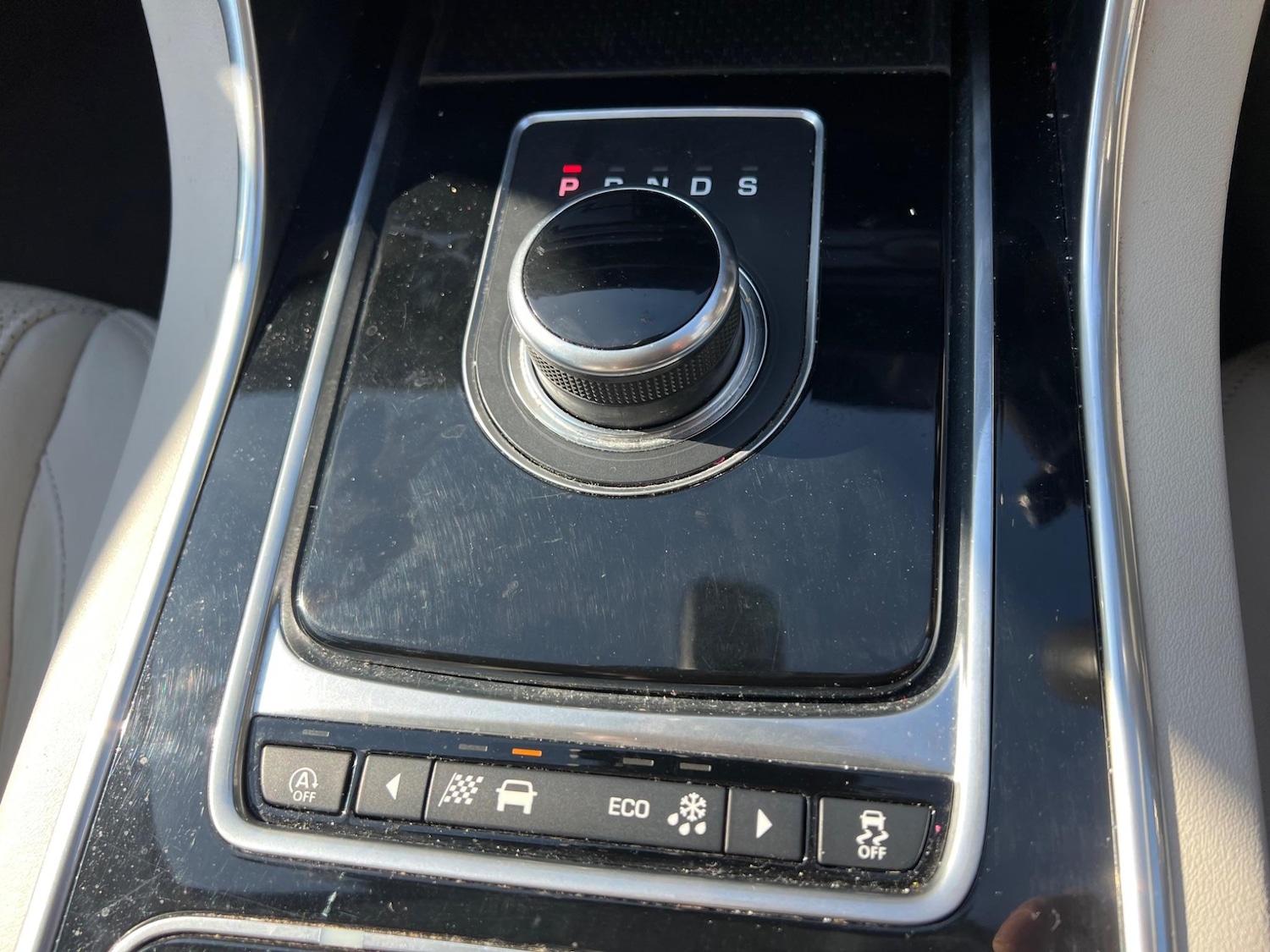 Used Jaguar XE 2018 for sale - 76573256: Photo 19