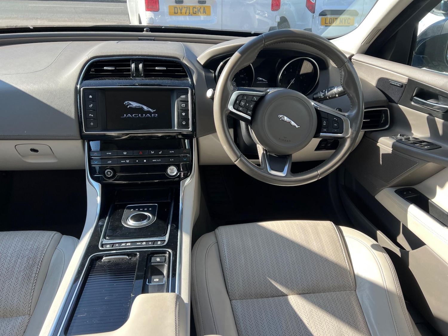 Used Jaguar XE 2018 for sale - 76573256: Photo 5