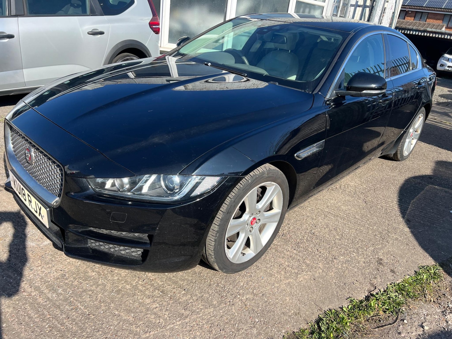 Used Jaguar XE 2018 for sale - 76573256: Photo 8