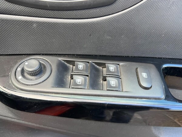 Used Renault Captur 2013 for sale - 75095818: Photo 16