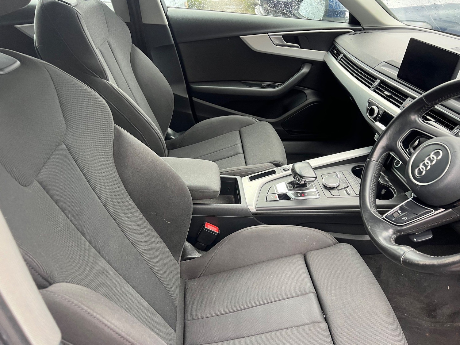 Used Audi A4 2017 for sale - 77218299: Photo 3