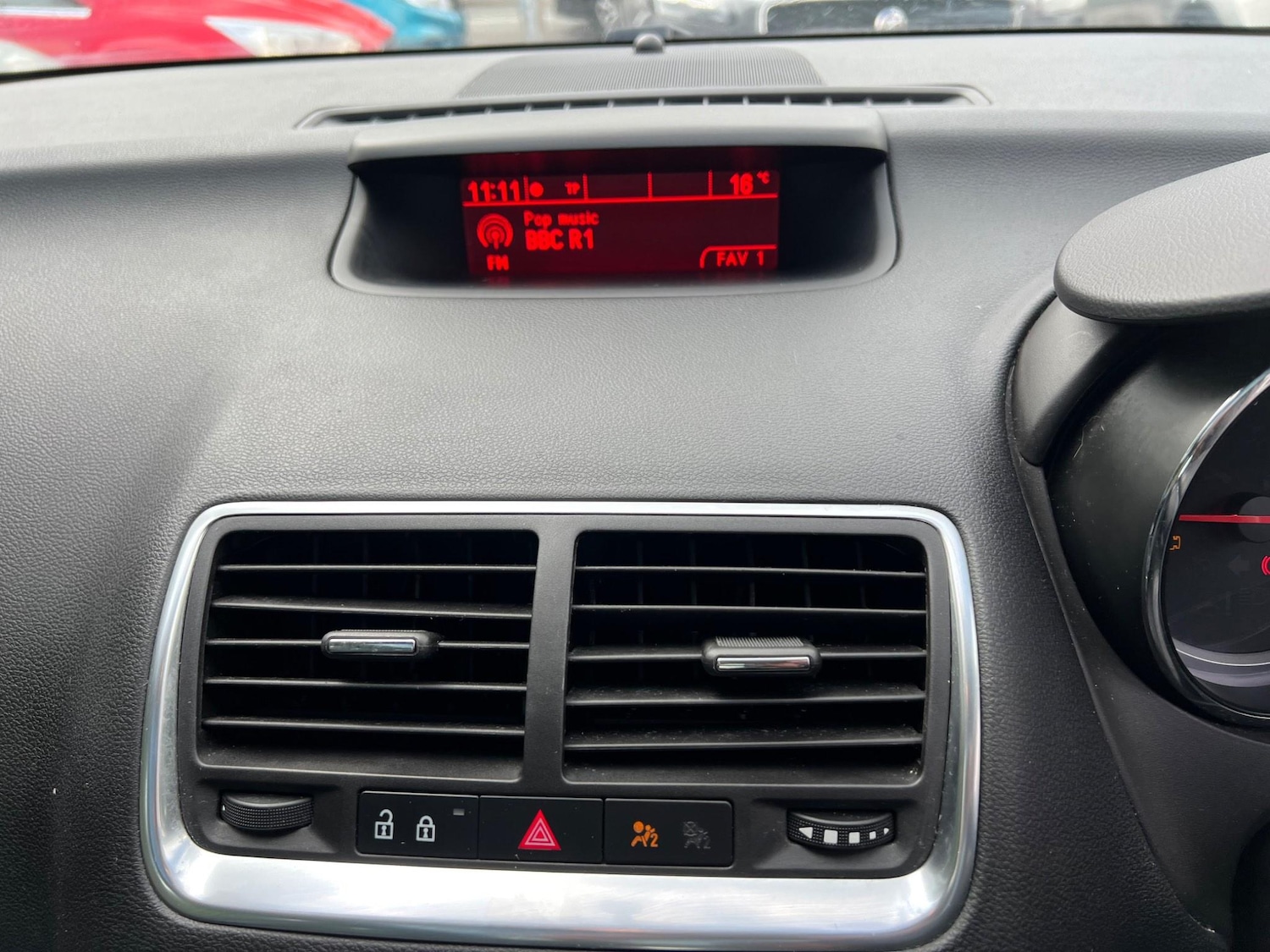 Used Vauxhall Meriva 2016 for sale - 77215947: Photo 19