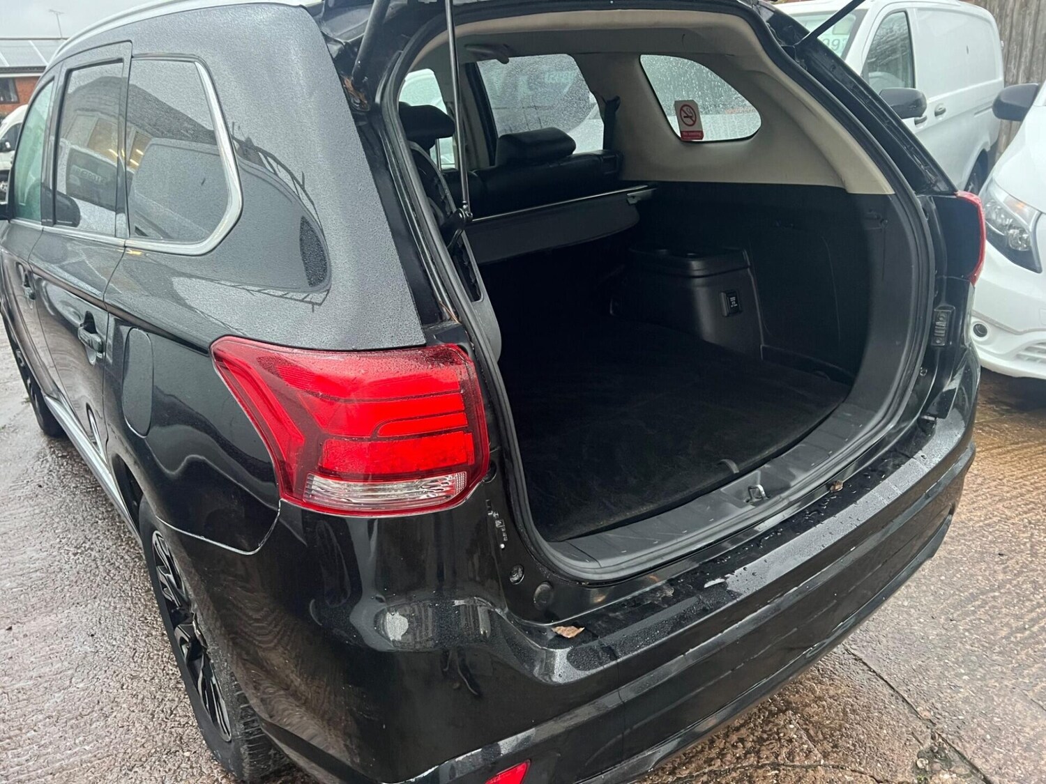 Used Mitsubishi Outlander 2018 for sale - 77640800: Photo 40