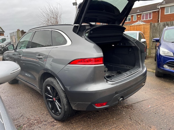 Used Jaguar F-Pace 2018 for sale - 76247668: Photo 11