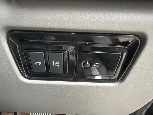 Used Jaguar F-Pace 2018 for sale - 76247668: Photo 22