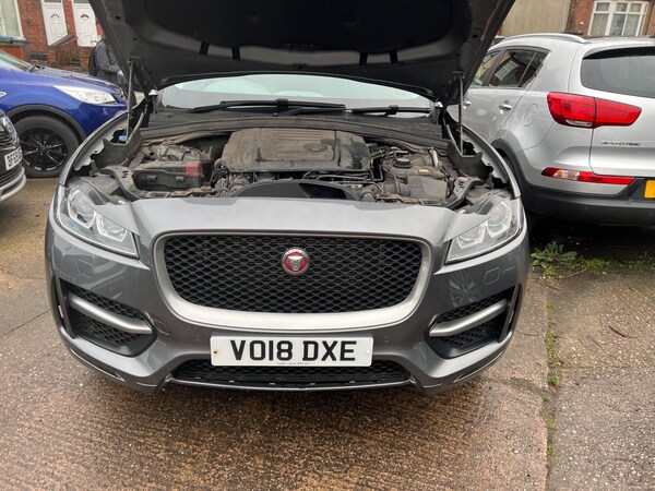 Used Jaguar F-Pace 2018 for sale - 76247668: Photo 9