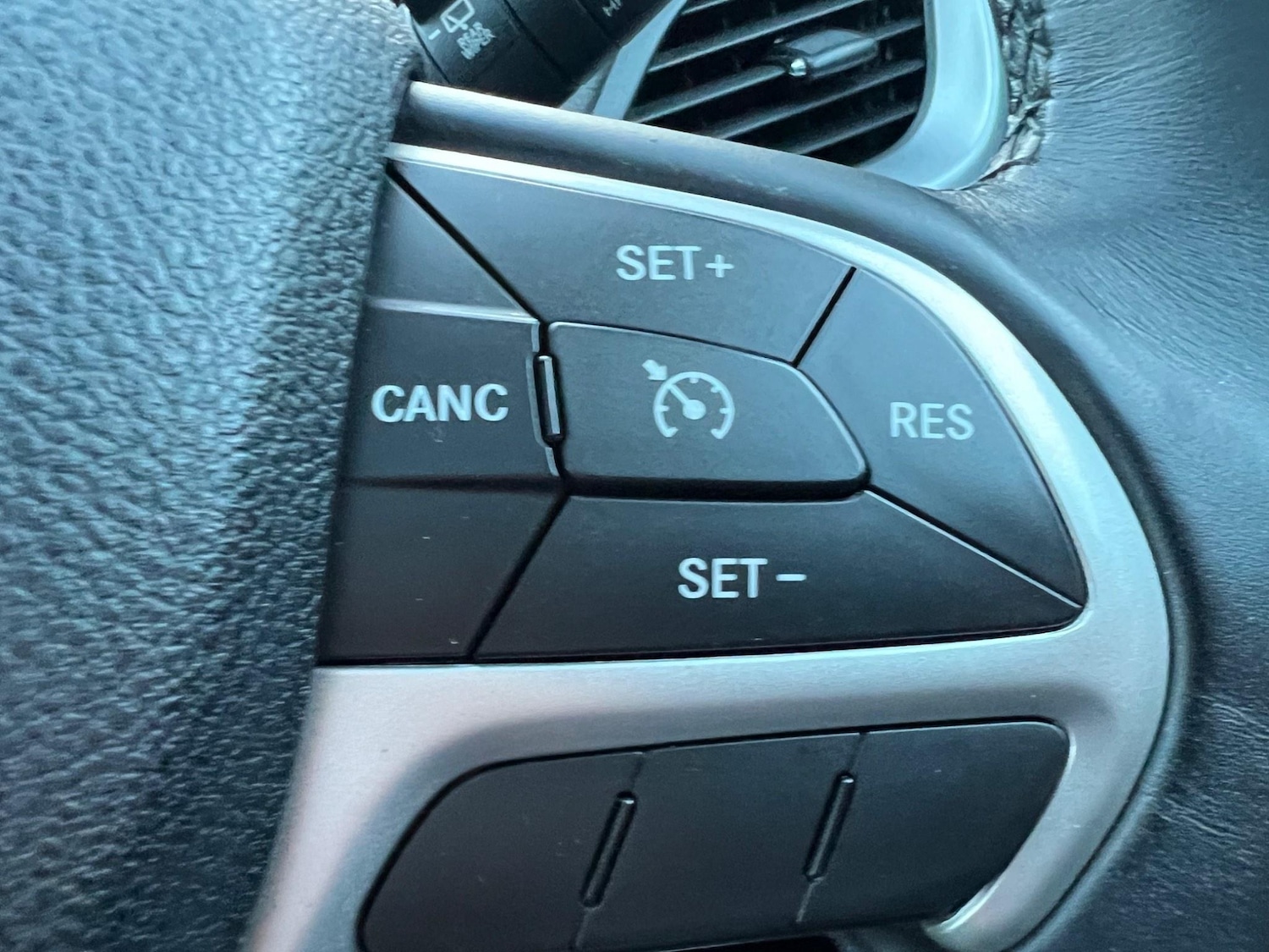 Used Jeep Cherokee 2017 for sale - 77663476: Photo 32