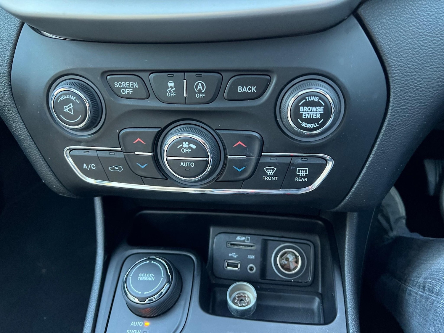 Used Jeep Cherokee 2017 for sale - 77218323: Photo 29