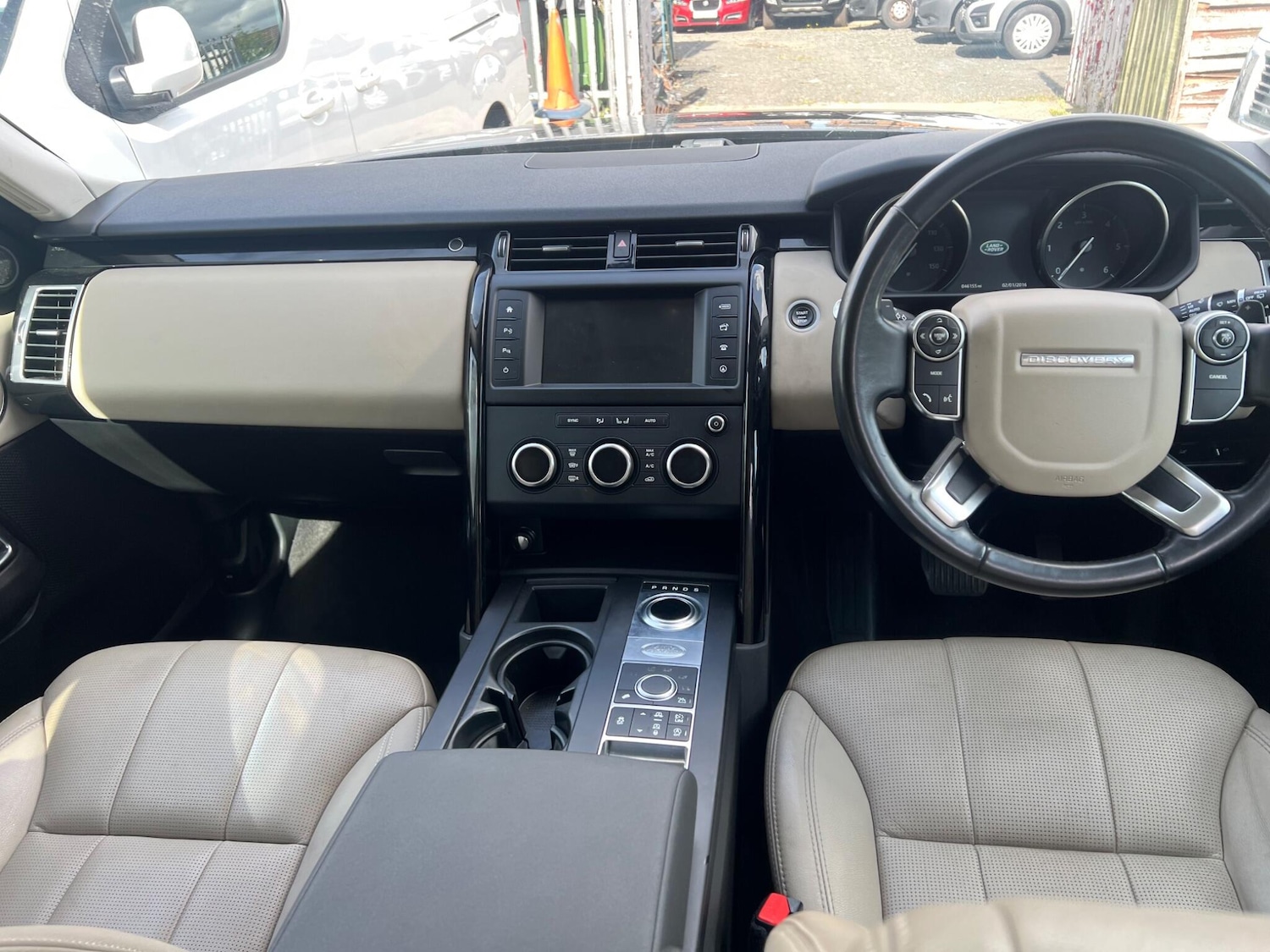 Used Land Rover Discovery 2017 for sale - 77218324: Photo 5