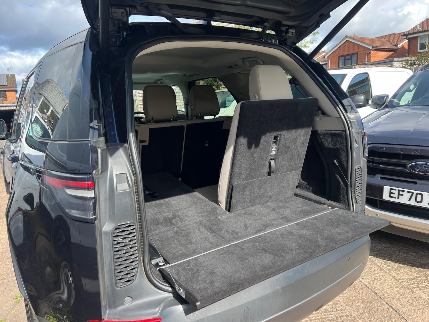 Used Land Rover Discovery 2017 for sale - 77218324: Photo 9