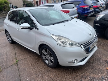 Used Peugeot 208 2014 for sale - 75669259: Photo