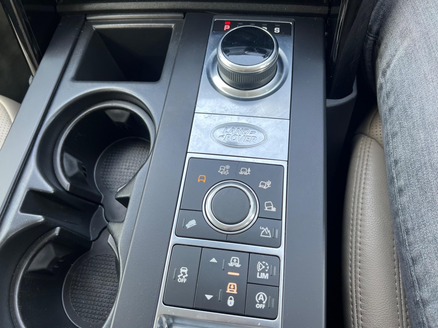 Used Land Rover Discovery 2017 for sale - 75977188: Photo 24