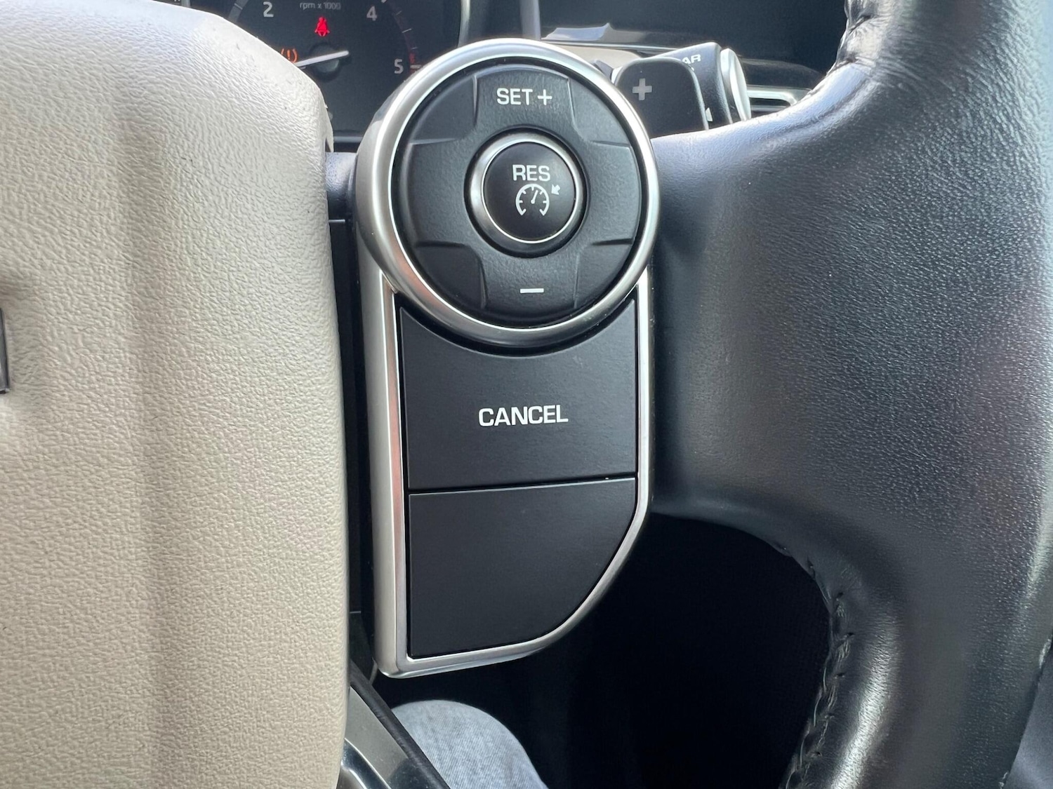 Used Land Rover Discovery 2017 for sale - 75977188: Photo 25