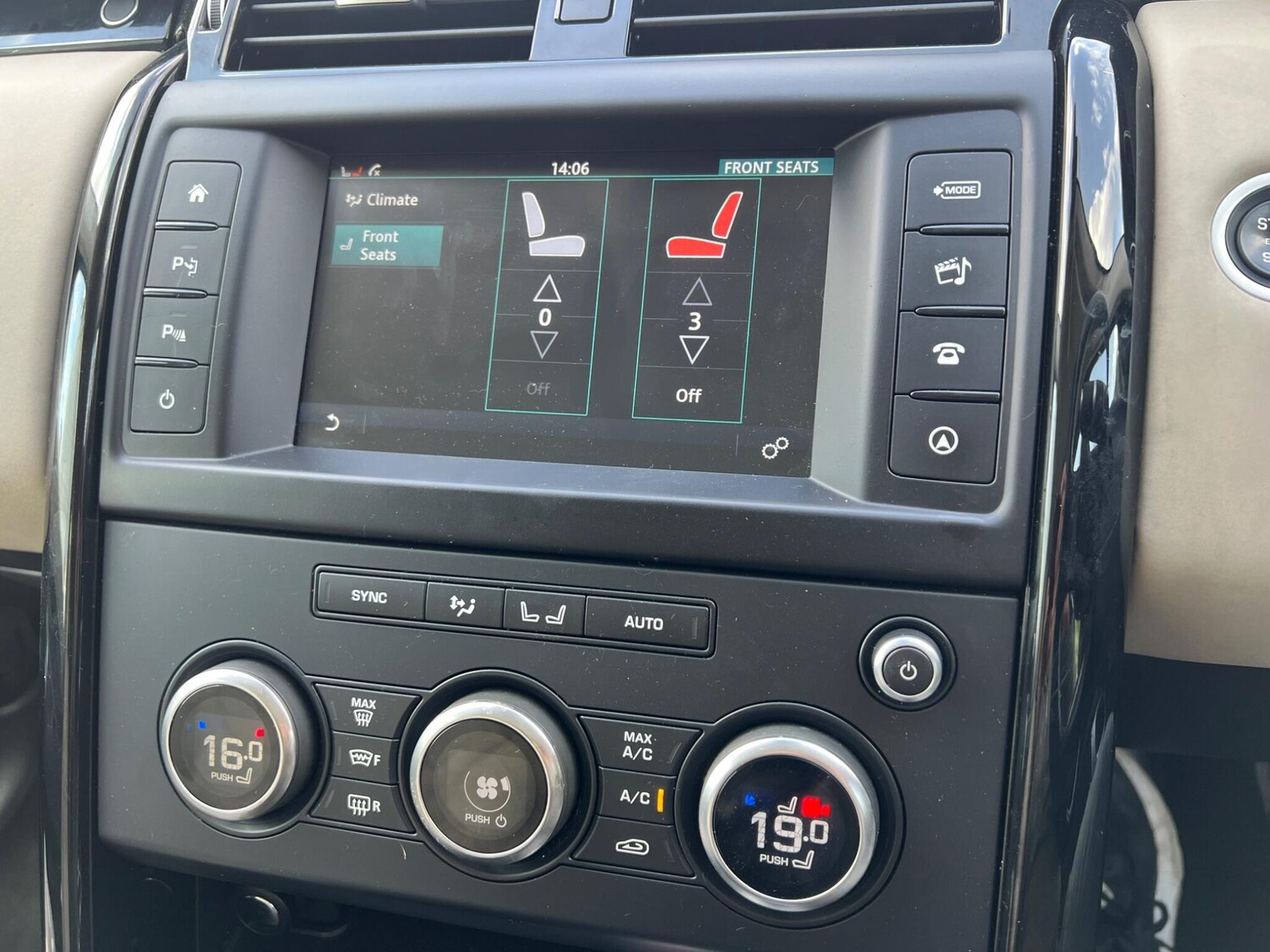 Used Land Rover Discovery 2017 for sale - 75977188: Photo 32