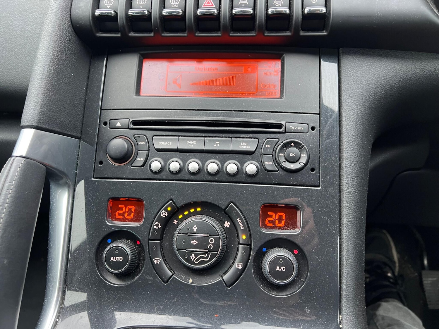 Used Peugeot 3008 2010 for sale - 77663459: Photo 22