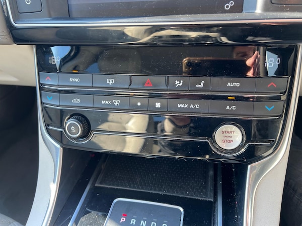 Used Jaguar XE 2018 for sale - 75095797: Photo 18